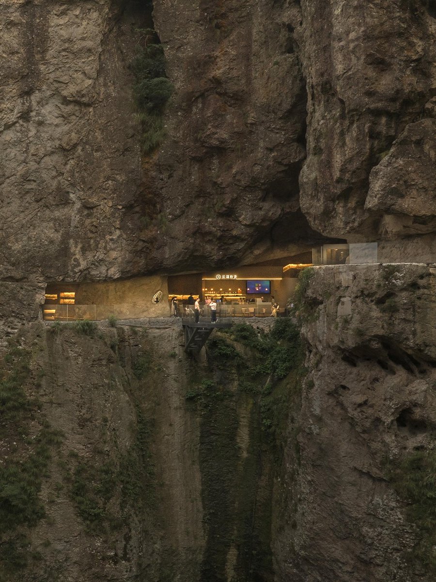 interiorsuckerr's tweet photo. Would you brave the heights for a coffee?
📍Yandang Mountain, China https://t.co/hNUOZ1u3RX