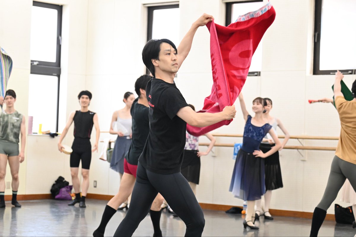 AsamiMakiBallet's tweet photo. 【Today's photos📸】
「ドン・キホーテ」
第一幕リハーサルより🌹 https://t.co/PZ3Bb9zXzQ