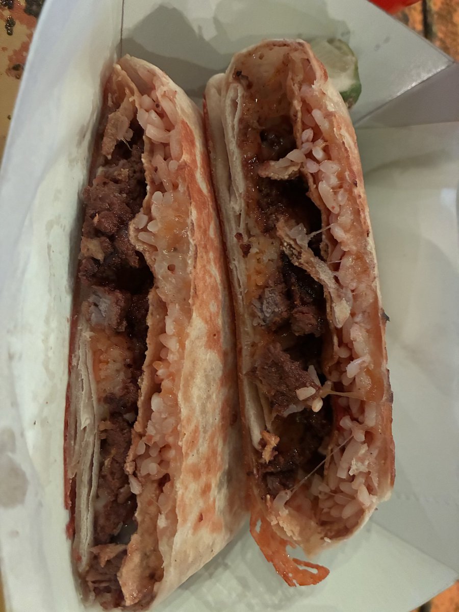 Arakchiman's tweet photo. Gourmet Crunch Wrap 
(NOT TACO BELL🙏) https://t.co/JsP5inhEEe