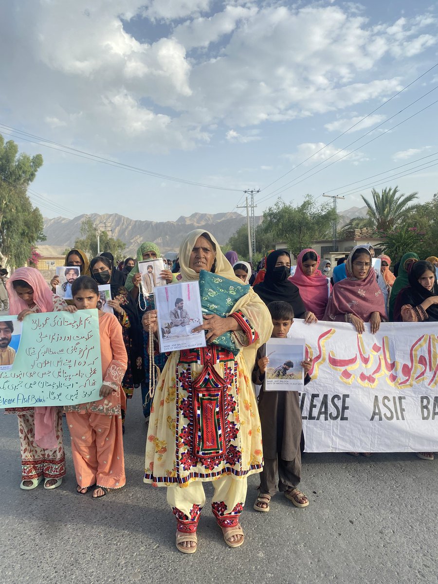 AsifBaluchkz's tweet photo. An enforced disappearance doesn’t only take one person—it leaves an entire family trapped in fear, uncertainty, and endless waiting. Every family deserves truth, accountability, and justice.

#ReleaseAsifBaloch 
#SaveBalochStudents https://t.co/KM5uYKievZ
