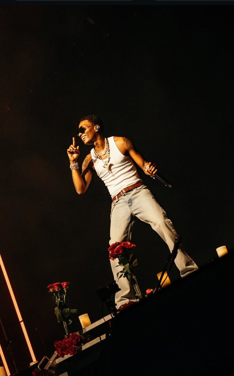 BigIfy_23's tweet photo. More photos of Wizkid from the Seattle blastfest ❤️🦅🔥🦅 https://t.co/PQFDX1cp93