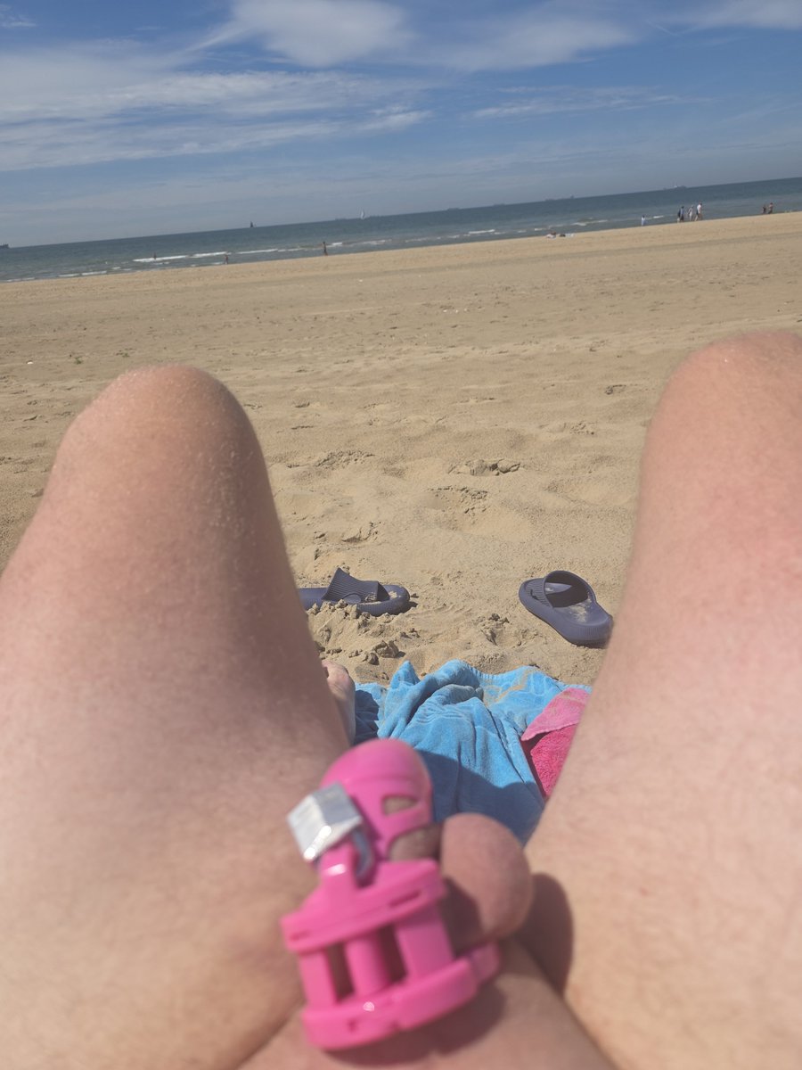 JackZmeer's tweet photo. @GayChastity_RTs Was waiting for a black man on the beach in the netherlands https://t.co/3tMjrbcjpG