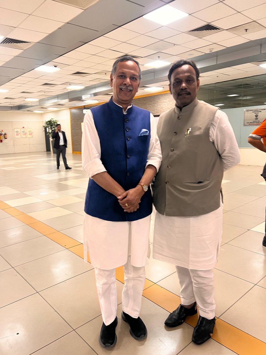 PuneetMittalBJP's tweet photo. माननीय राज्य सभा सांसद एवं भारतीय जनता पार्टी के राष्ट्रीय महामंत्री श्री @TawdeVinod जी को जन्मदिवस की हार्दिक बधाई व शुभकामनाएं। 

बाबा केदार से आपके उत्तम स्वास्थ्य, सुदीर्घ एवं सुयशपूर्ण जीवन की प्रार्थना करता हूं। https://t.co/ctjLni7Xvw