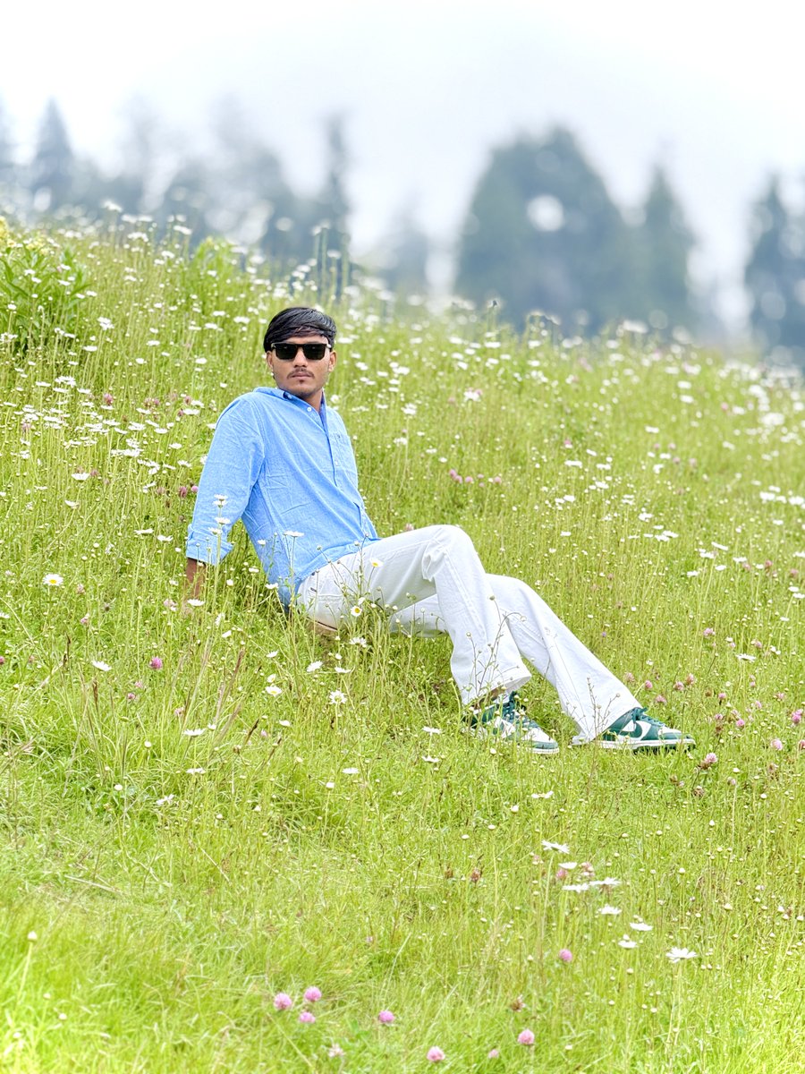 saim2020_'s tweet photo. #GulmargKashmir https://t.co/qfXjUojodf