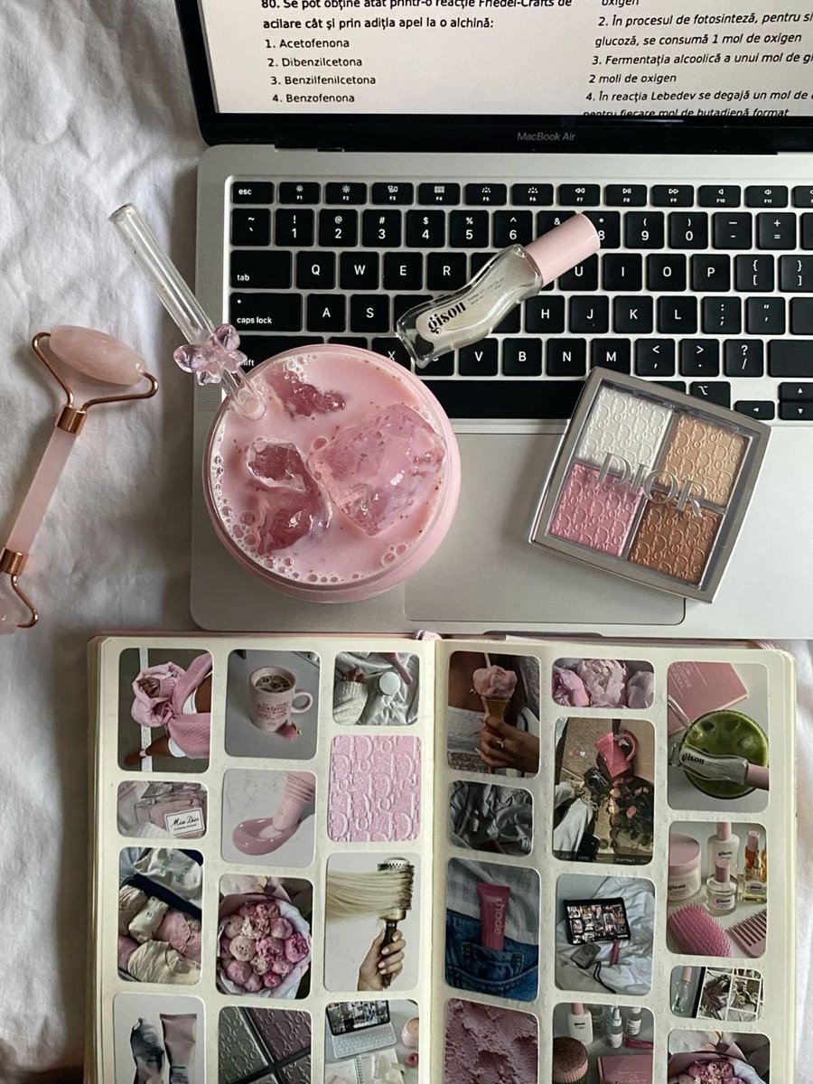 Diorgirlx's tweet photo. monday morning 💗🍵🩰 https://t.co/vuMLscJbd0