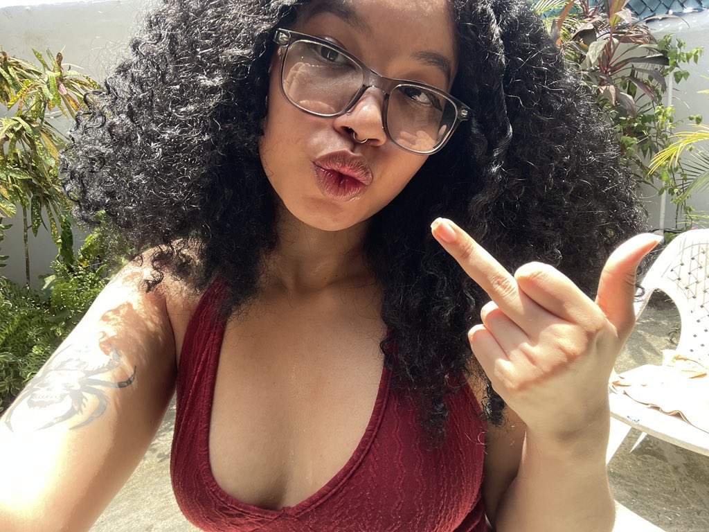 Virtual_Angeel's tweet photo. tell me something more sexy than my middle finger https://t.co/14PjGDs6tF