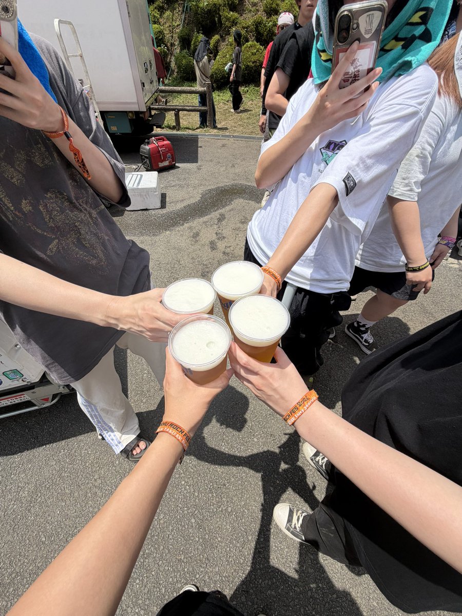 m__sca314's tweet photo. 初ヤキフェス 🍖🍻🏞️🔥🌳✨

いい大人たちがこんなにも全力で遊べるフェス 🥹
スタッフの人たちもタクシーの運ちゃんも焼肉屋さんの店員さんも、みーんな優しくてフレンドリーで、飯田いいところだった〜〜 https://t.co/Y5F2oquyGB