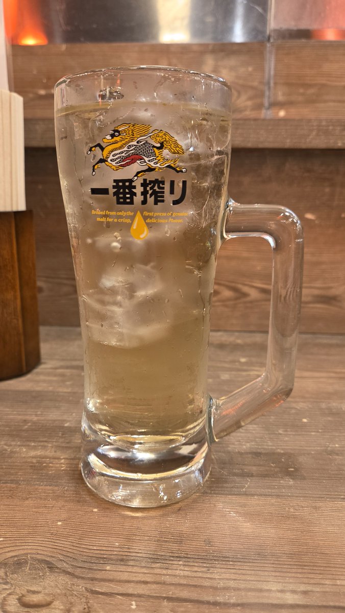 Okada2Tko's tweet photo. 2026年07月15日水曜
鳥良商店有楽町日比谷店
ハイボール梅
肉味噌󠄀パリパリピーマン
鶏皮ぽん酢
#鳥良商店 #有楽町日比谷 https://t.co/P2gQFtpkdU