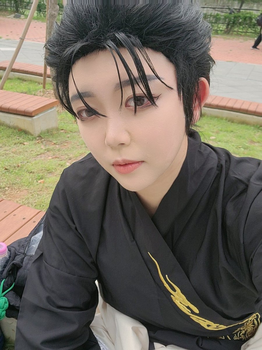 Sowol_01's tweet photo. #서코_후기

정말 오랜만에 서코를~~~ 다녀왔습니다!! 저의 본진 새벽의 연화😍  유헌(왕자시절) 만화책을 보신분들만 아실 부부를 하고 왔어요😍 근데 이제 아직 사귀기 전인.. 수원 부모님 연애시절~~ 을 ㅋㅋ 날이 너무너무 더웠는데 또 너무너무 즐거워서 신나게 놀구왔어요!! 행사 또 가고파~~ https://t.co/Dk1QfK8TDT