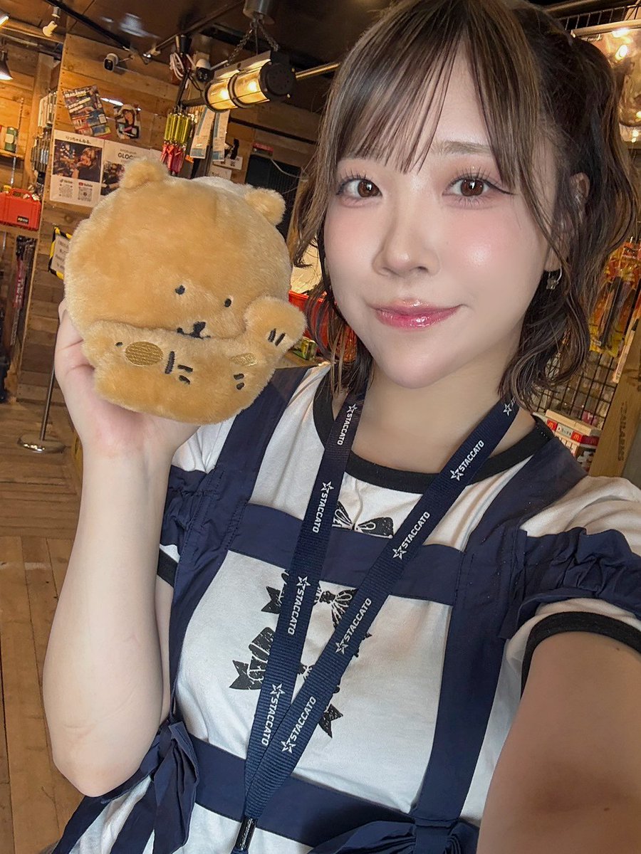 ritu_1124's tweet photo. 出勤しました🏠

きょうの朝ごはんはラーメンです🍥

きゃわきゃわな髪にしました🐶きゅるきゅるです。

B2i TARGET 残りわずか！！！！

お待ちしてます🫡

#北海道
#サバゲー https://t.co/wTmRioT43s