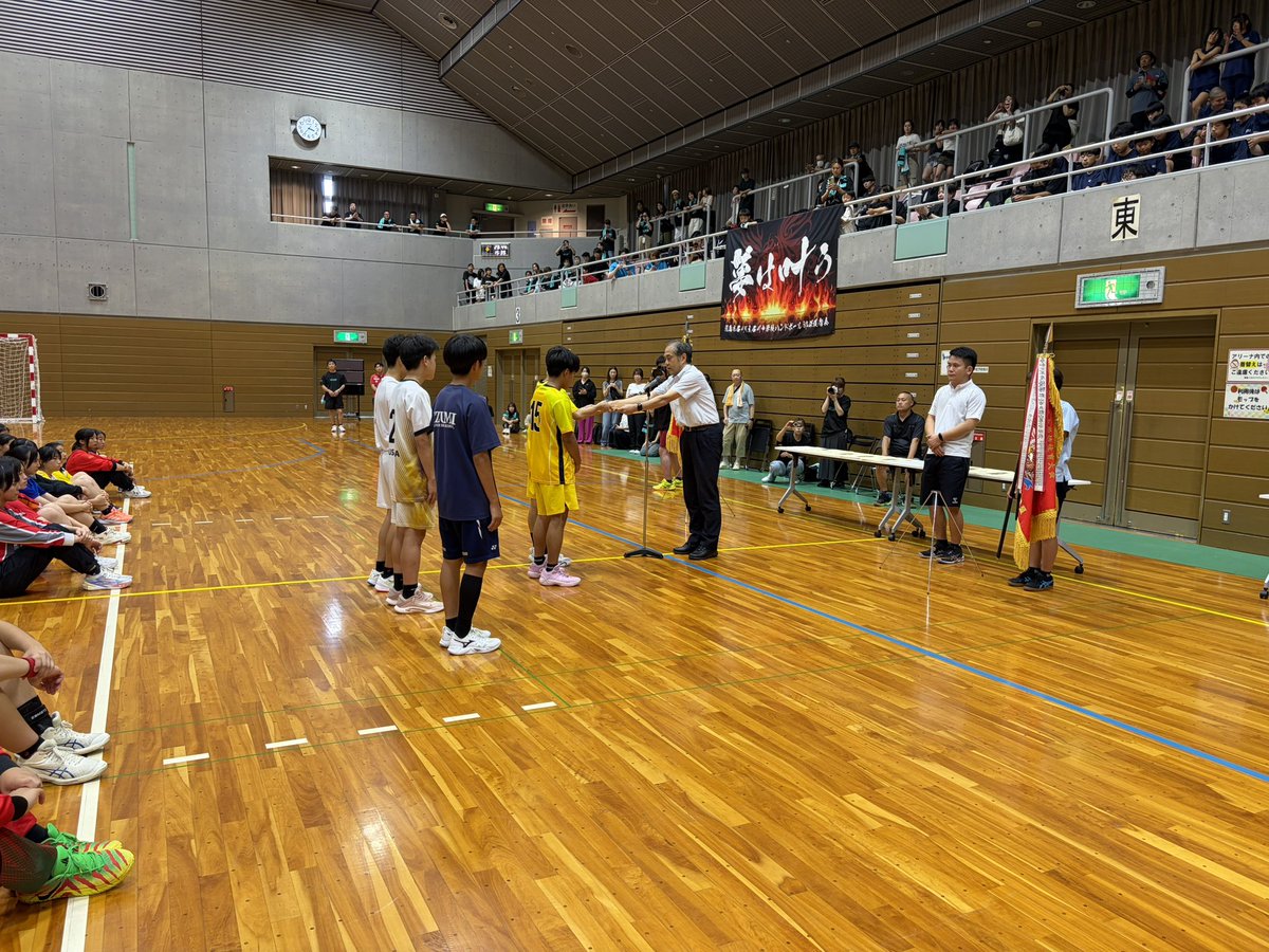 fhba1948's tweet photo. 会場　トヨタクラウンアリーナ
令和８年７月２０日（月）３日目

男子決勝
石川-郡山第一
26‐25（前半14‐13　後半12‐12）

優勝　
石川町立石川中学校
2位　
郡山市立郡山第一中学校
3位　
川俣町立川俣中学校
いわき市立泉中学校 https://t.co/riTzdUMEQt