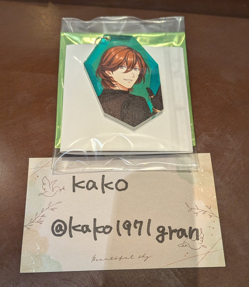 kako1971gran's tweet photo. 【譲渡/交換】
うたプリ グラショ  ビジュカ 缶バッジ 鉱石風アクリルチャーム

譲
①ビジュカ
　那月2 セシル1
②鉱石風アクリルチャーム
　嶺二

求
定価(+送料)＞缶バッジ浴衣(真斗 蘭丸)

現在池袋におります

後日都内手渡し＞郵送

交換は差額精算なしでOK https://t.co/4QoIaau3aL