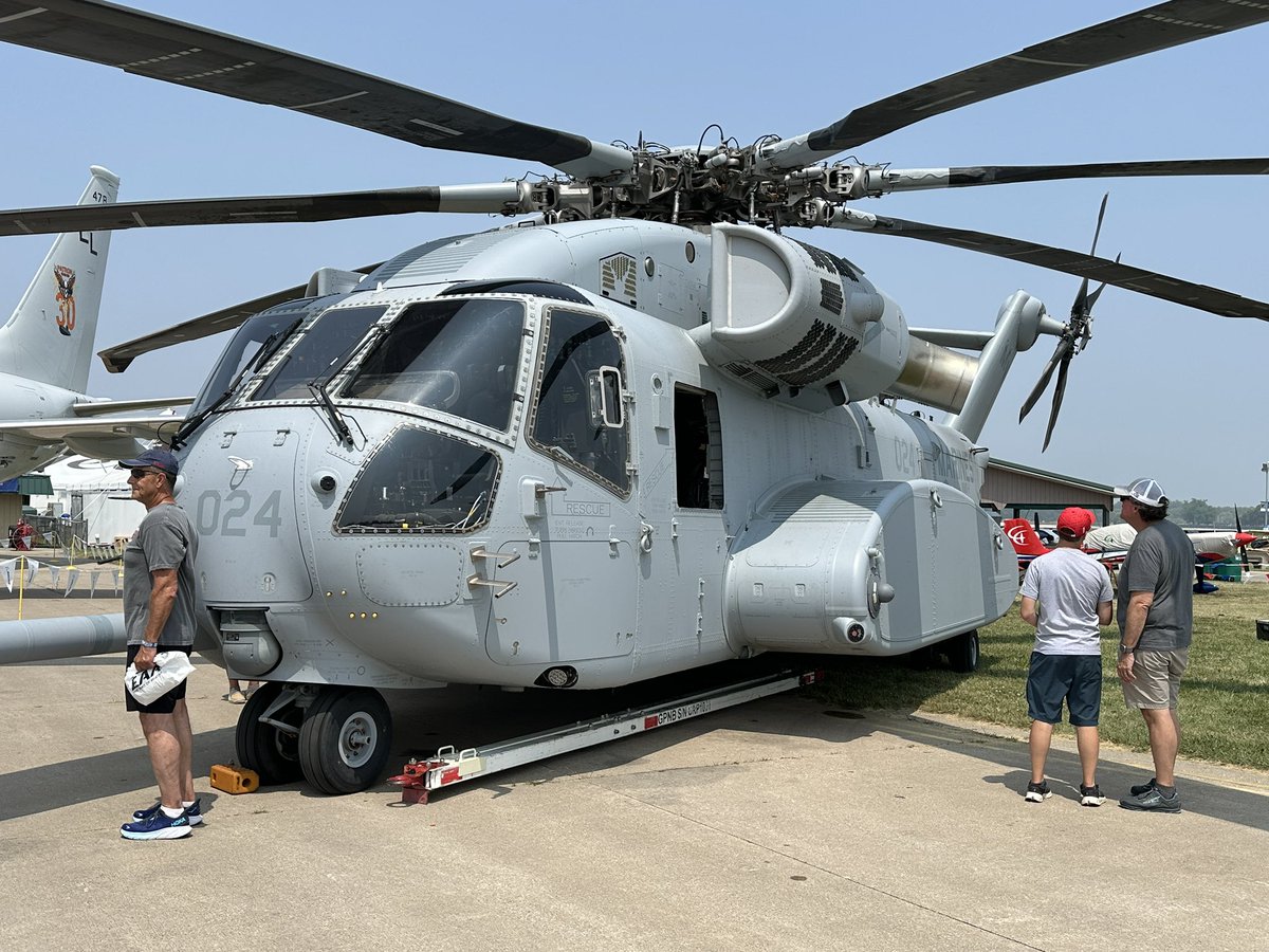 d74s_YH's tweet photo. 初めてK型見た気がするけど随分顔の印象が違うな🚁 https://t.co/QHZOmerWAj