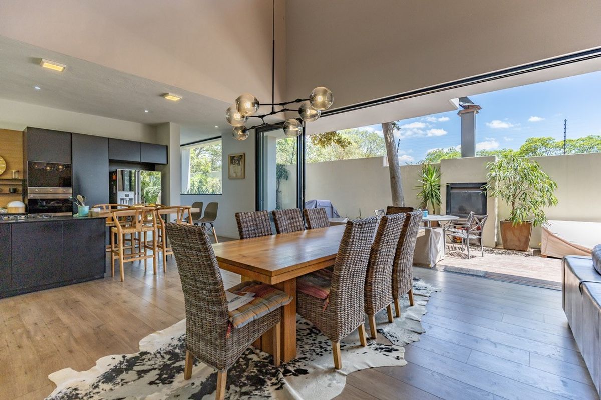 MyPropertySA's tweet photo. 🛏 4 | 🛁5 | 💰R4,950,000 | 📍Waterkloof, Pretoria | Web Ref: PC1582611 

Situated in Waterkloof, this beautifully designed residence offers an exceptional combination of architectural elegance, premium finishes, and practical family living.

𝐋𝐢𝐧𝐤: https://t.co/ksTaQWWjQl https://t.co/wMHDS3Likz