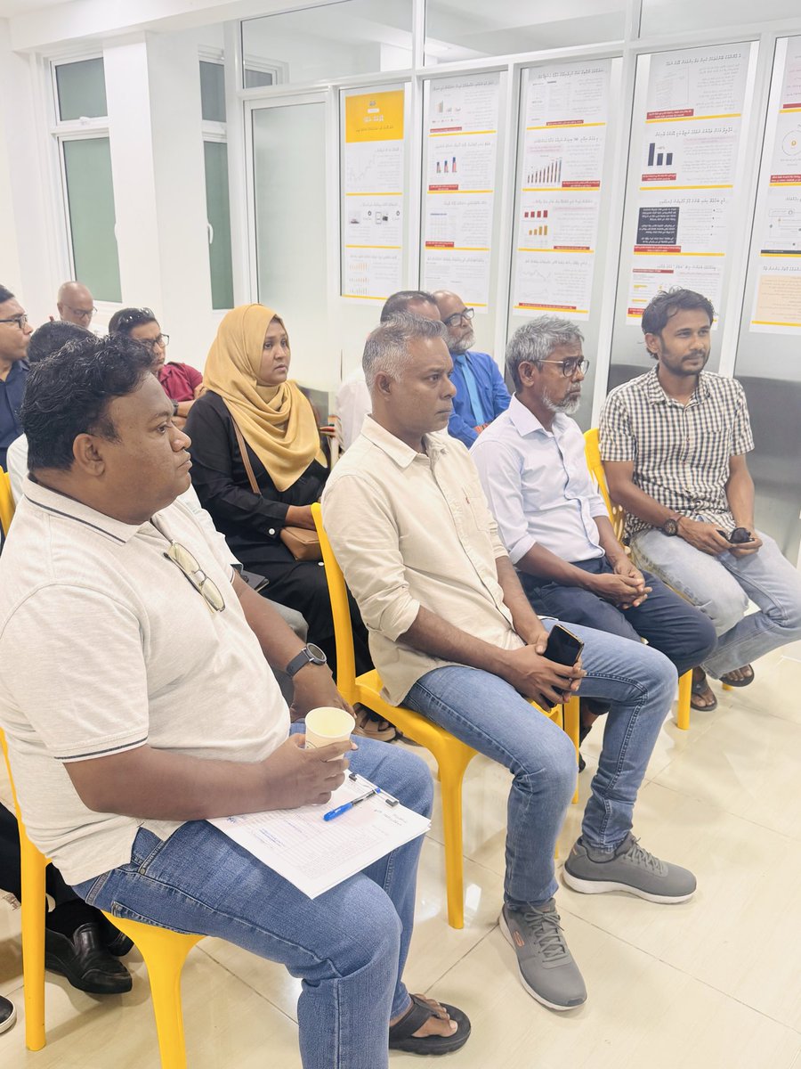 MDPSecretariat's tweet photo. އެމްޑީޕީގެ ޗެއަރޕާސަން ރައީސް @MohamedNasheed އެމްޑީޕީގެ މަސްވެރިކަމާ ދަނޑުވެރިކަމާބެހޭ ކޮމިޓީގެ މެންބަރުންނާއި ބައްދަލު ކުރެއްވުން ކުރިއަށްދަނީ. https://t.co/CFYfbQ0XHm