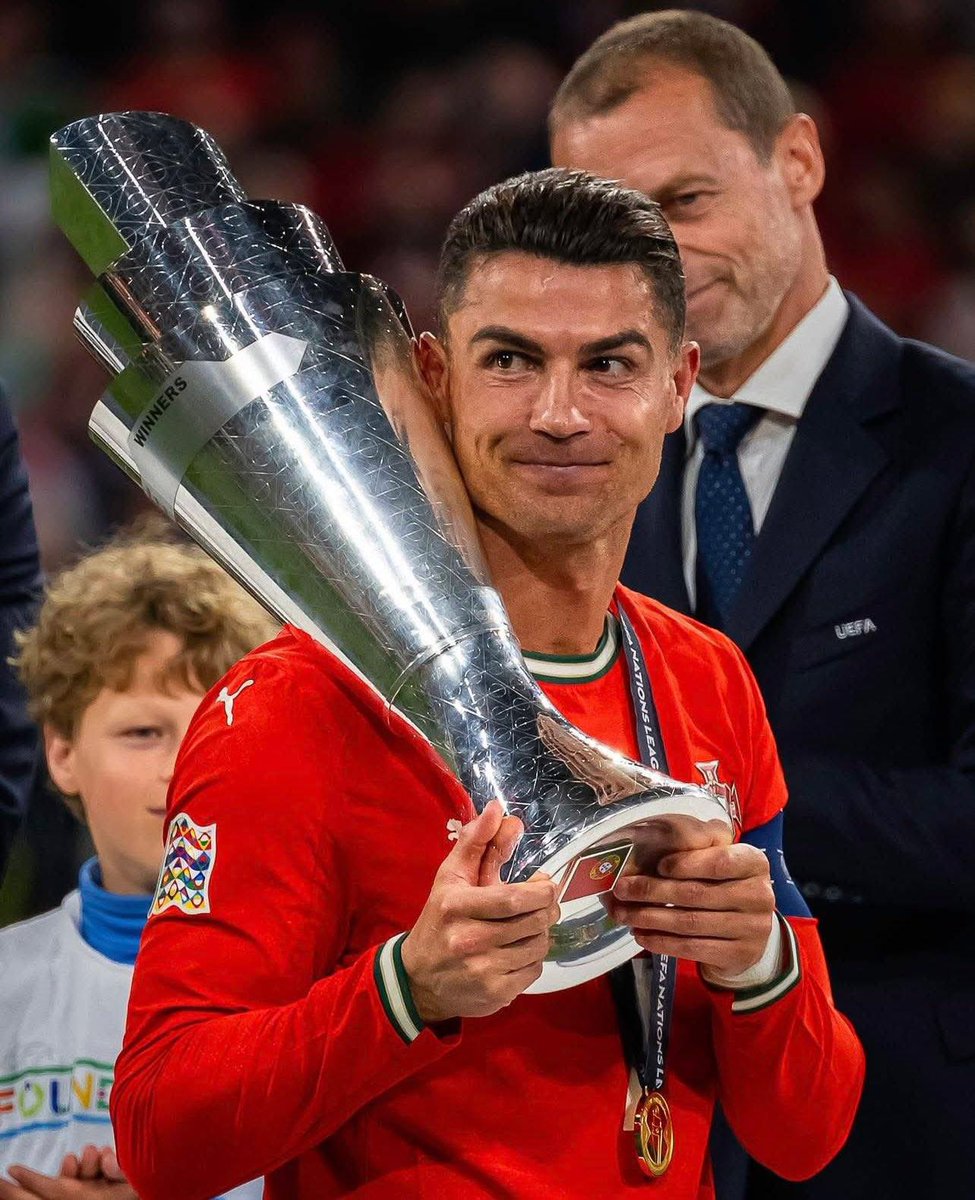 gyaigyimii's tweet photo. Trophies won this year

Ronaldo : 2
Messi 0 https://t.co/umgLS47IXq