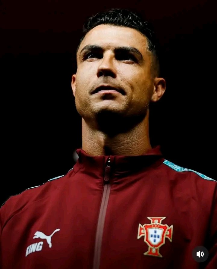 Lacolina_77's tweet photo. Number one nothing less 🥰
#CR7
#CristianoRonaldo
#Ronaldo
#GOAT
#Siuuu
#TeamCR7
#Legend
#Football
#Soccer
#ChampionsMentality
#KingCR7 https://t.co/A7FHlytAiK