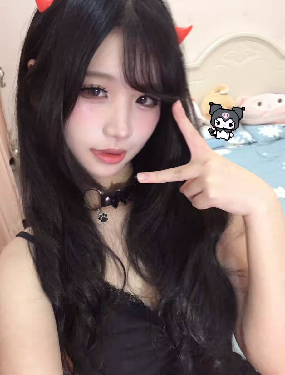 07tuws's tweet photo. 我要山要海 要自由开玩笑的 我要睡觉了 #4i #女s https://t.co/q3LegyLY0s