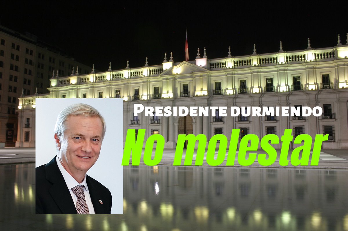 PiensaPrensa's tweet photo. Chile | No molestar, presidente durmiendo. https://t.co/phOUVnqvXI