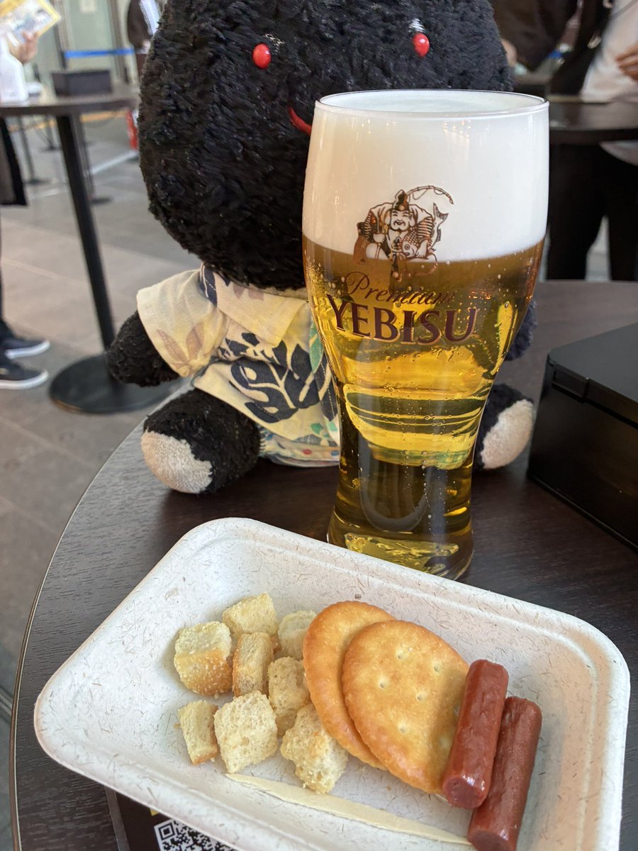 yami_dja's tweet photo. 今日が
最終日🍺
母に教えられたので用事帰りに寄ってみた🍺
矢���先生のイラストと恵比寿🍺
旨し😋
#エビス　#美人画　#宵祭り #名古屋 https://t.co/HNENf01nsK