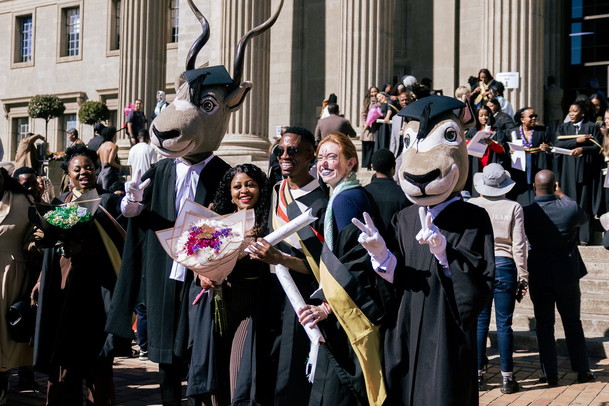 WitsUniversity's tweet photo. A few moments from Friday's Faculty of Humanities graduation ceremony.
Congratulations to our graduates as you step into your next chapter. We can't wait to see where your journey takes you. π πποΈ
#WitsGraduation2026 #WitsForGood #Witsie4Life https://t.co/9RjpCX3BCp
