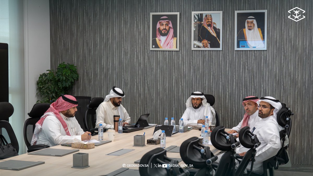 GEOSA_GOV_SA's tweet photo. الأكاديمية #الجيومكانية الوطنية، بالتعاون مع جامعة ملبورن الأسترالية، تدشّن أول برامجها المتخصصة ضمن سلسلة برامج عالمية لتنمية القدرات الوطنية في المجالات الجيومكانية، بمشاركة أكثر من (337) مختصًا يمثلون أكثر من (50) جهة حكومية وخاصة وأكاديمية من داخل المملكة وخارجها؛ بما يعزز نقل المعرفة، وتطوير الكفاءات الوطنية، ومواكبة أحدث التقنيات الجيومكانية.