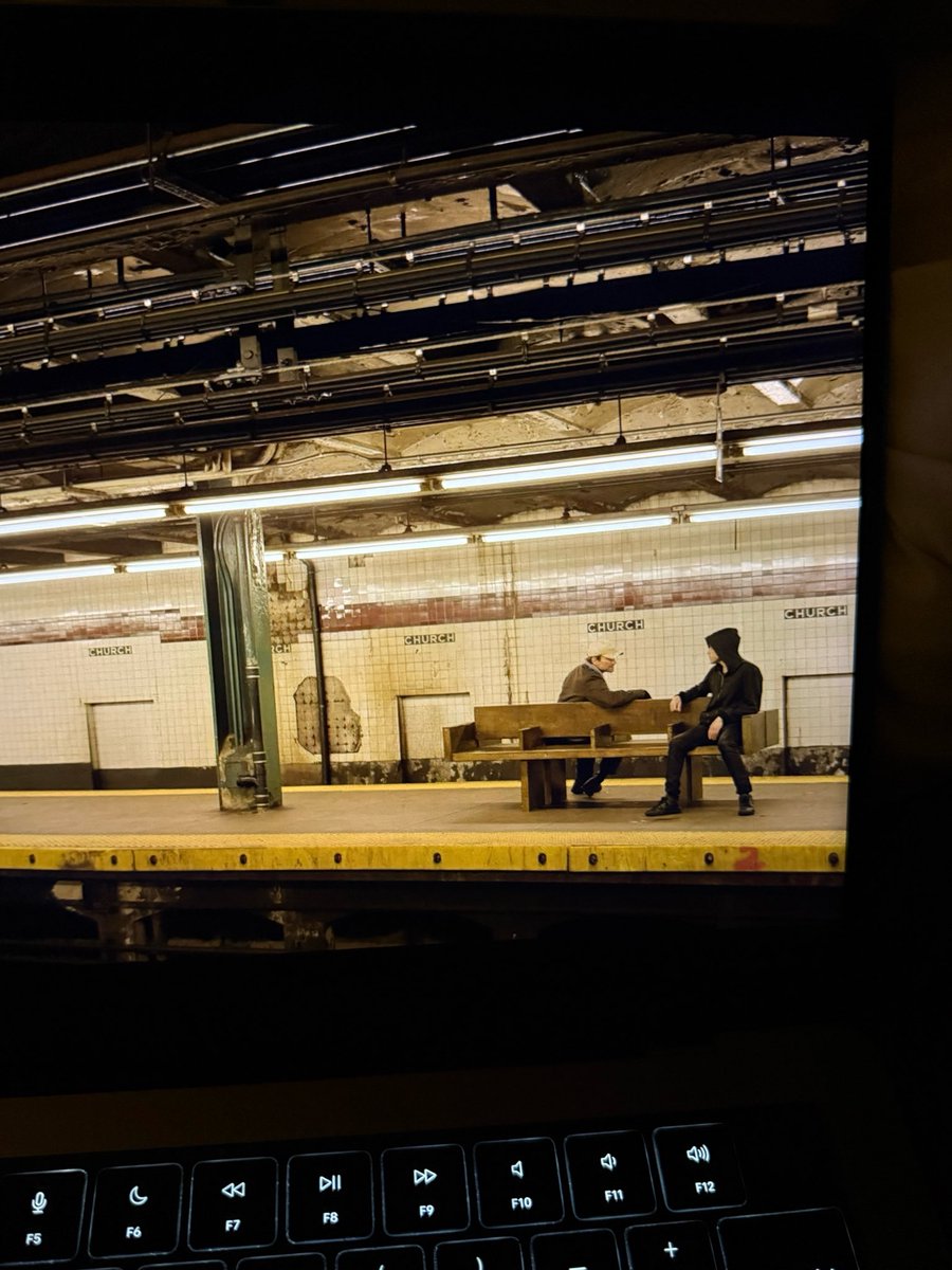 roesmalheart's tweet photo. walking around nyc w mr robot on da mind and feeling nostalgic as if i was in the show let me chill it’s just a bench https://t.co/3vFJBpxYPI