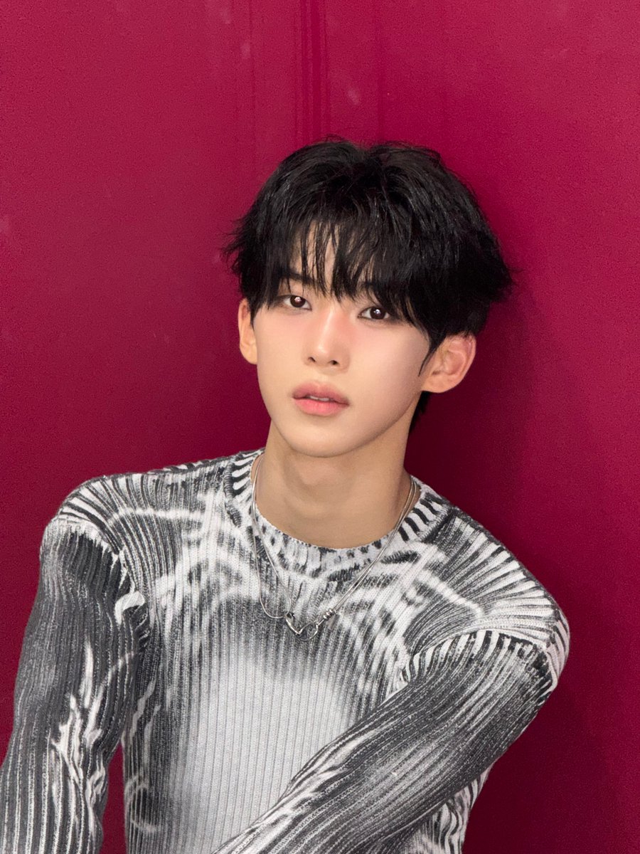 idntt_cosmo's tweet photo. Red Red 😮

#idntt #아이덴티티
#unevermet #김도훈 #kimdohun https://t.co/STKabg69kM