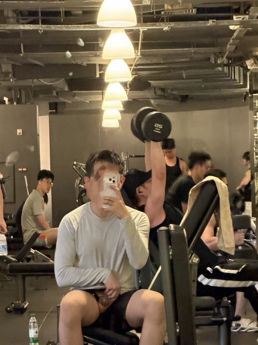 KarinaSharp17's tweet photo. 怎么没人看到我的锁呢？ https://t.co/DQ2boEklNO