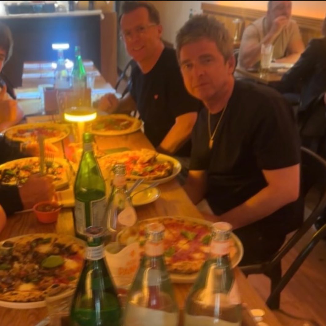 DlRTYSHlRT's tweet photo. NEW NOEL PICS FROM YESTERDAY NGAWW https://t.co/cSAq2ZWBeH