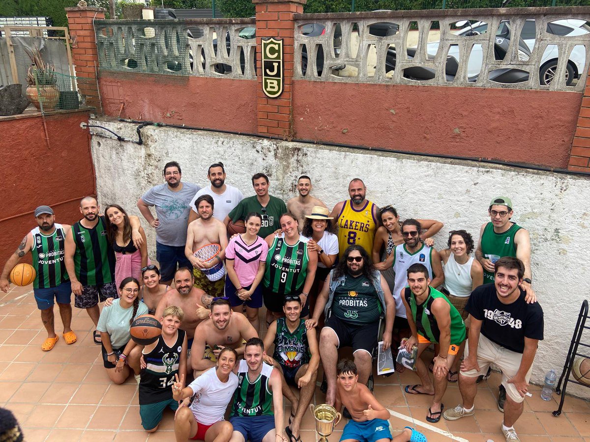 marcguardiola's tweet photo. 4º Campeonato del Mundo de Tiro Libre. https://t.co/iIEcoCdYiU