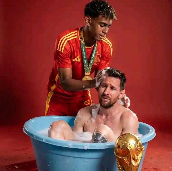 KhanBobby56's tweet photo. Lamin you did it 🙆🇪🇸
#FIFAWCFinal 
@La https://t.co/uykBBG5DMY