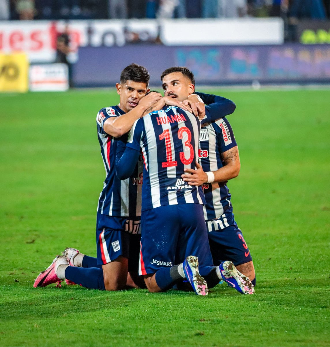 RedsportsP's tweet photo. 𝗧𝗥𝗜𝗨𝗡𝗙𝗢́ 𝗕𝗟𝗔𝗡𝗤𝗨𝗜𝗔𝗭𝗨𝗟

El  Club Alianza Lima  venció (𝟮-𝟭) al Sport Huancayo Página Oficial  en el estadio Alejandro Villanueva  por la fecha 1 del Torneo Clausura de la Liga 1

⚽️: 𝗘𝗿𝘆𝗰 𝗖𝗮𝘀𝘁𝗶𝗹𝗹𝗼 (𝟯𝟯' 𝟲𝟭'), / 𝗡𝗮𝗵𝘂𝗲𝗹 𝗟𝘂𝗷𝗮́𝗻 (𝟭𝟴') https://t.co/KmKFLqHOnZ