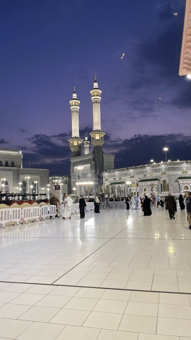 HolyMakkah01's tweet photo. نیلے رنگ کی ٹھنڈی صبح 🩵 https://t.co/SPKnMmZxLj