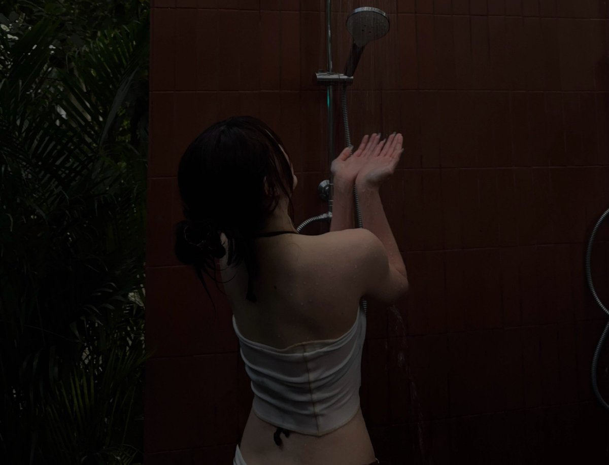 amaryss_'s tweet photo. 🚿💡 https://t.co/KByc5t4VZY