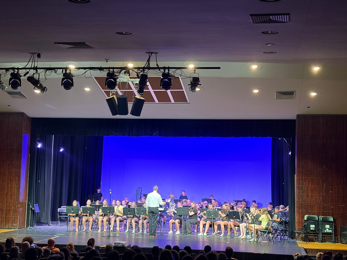 PtBoroSchools's tweet photo. What a fantastic summer performance from the 5th grade and middle school bands!☀️🎺🥁🎶 #PantherPath https://t.co/hpWlCK8iL8