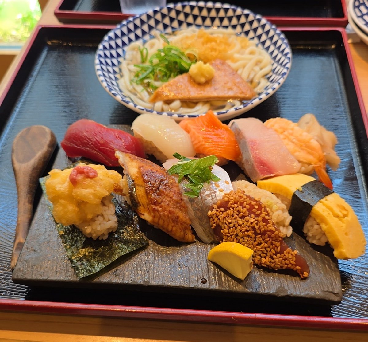 seedhyper's tweet photo. 今日は卓球は休み
妻とお出かけ
ランチ🍣🍴して映画📽
「キングダム魂の決戦」を観にいって帰りは子安の銭湯で温泉♨️入ってリフレッシュ✨️
連休最終日も有意義に過ごせました😃 https://t.co/gNUU7MnvIs