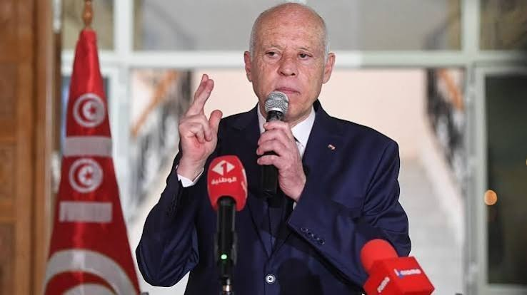 tunisianobs1's tweet photo. انقطاع الكهرباء والمياه يشعل الغضب في تونس.. تصاعد الانتقادات لعجز السلطة عن إدارة أسوأ أزمة خدمات
#تونس #قيس_سعيد 
https://t.co/h7ENUiFHub https://t.co/VA57Q6Oz1P