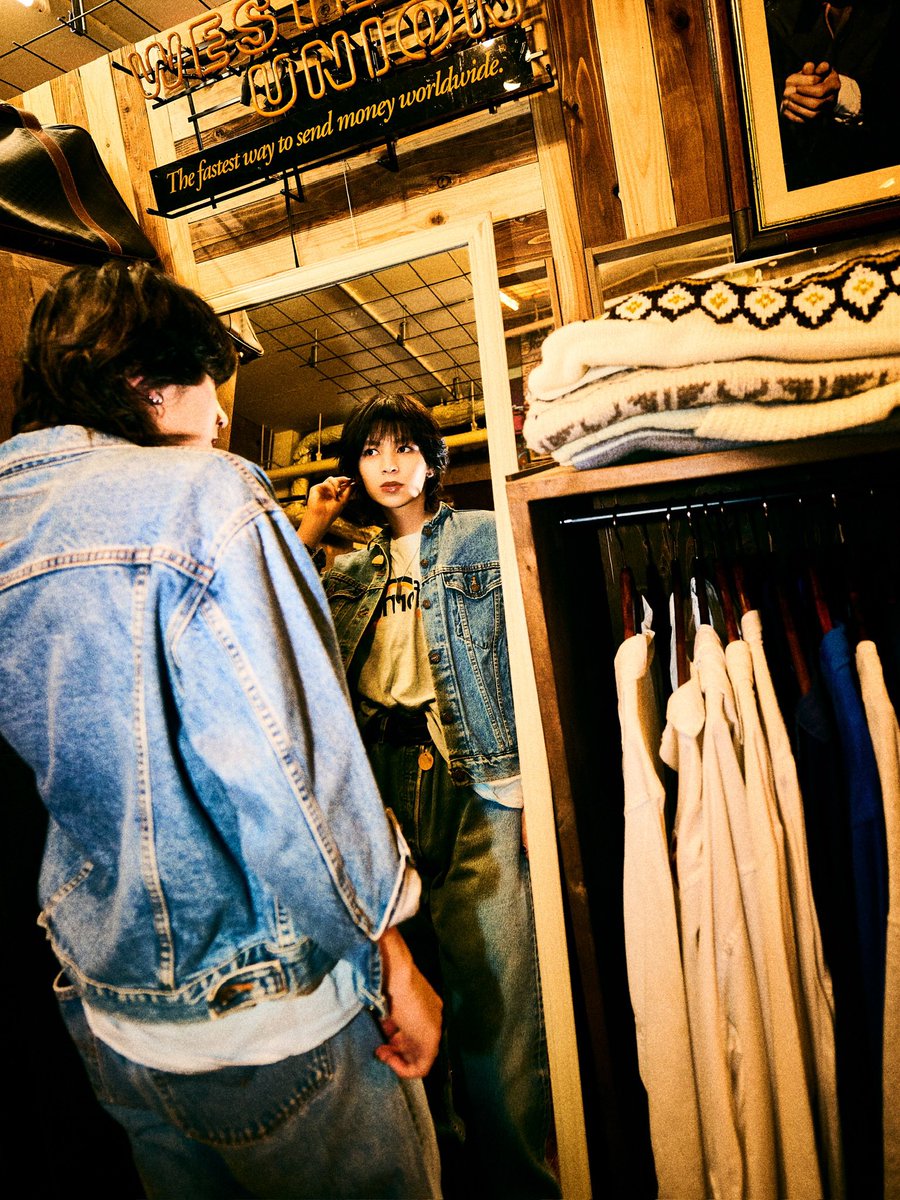 starglow_bmsg's tweet photo. 3rd Single "Drivin' My Life" 
Concept Photo ⋆ #ADAM

🎬Music Video
https://t.co/XBbGmbpYC1

🎧Streaming &amp; Download
https://t.co/5T6apBpkUg

#STARGLOW
#SG_DrivinMyLife https://t.co/o7ZUVyn1Cz