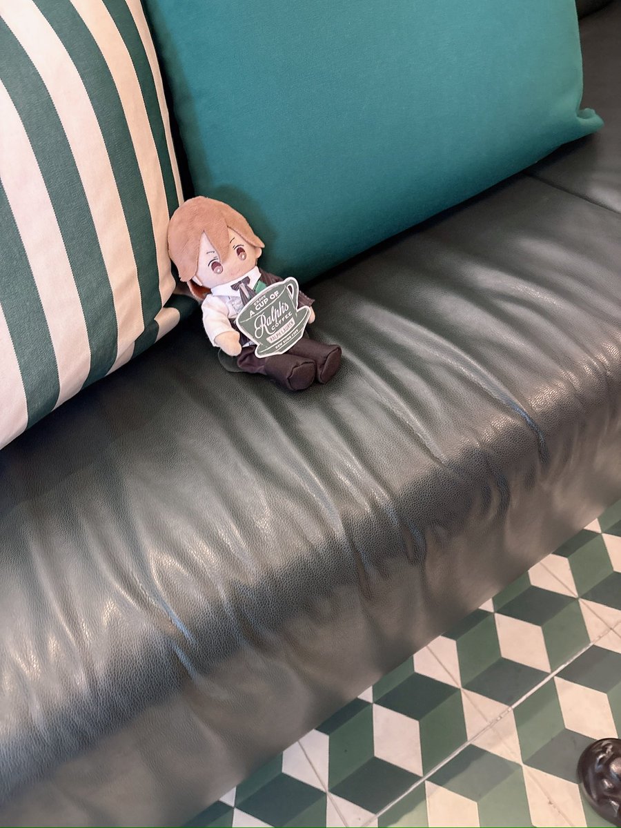 32hiso's tweet photo. 2軒目はラフルズコーヒーに…💚
嶺二さん概念！！✨ずっと気になってたけどなかなか行けず😭そしたら紫乃ちゃんが行こう！って言ってくれて😭✨めちゃくちゃ嬉しかった🥺✨ずっと喋っててずっと笑ってて1日があっという間だったよ！ありがとう💕 https://t.co/jBcYH8Eilj
