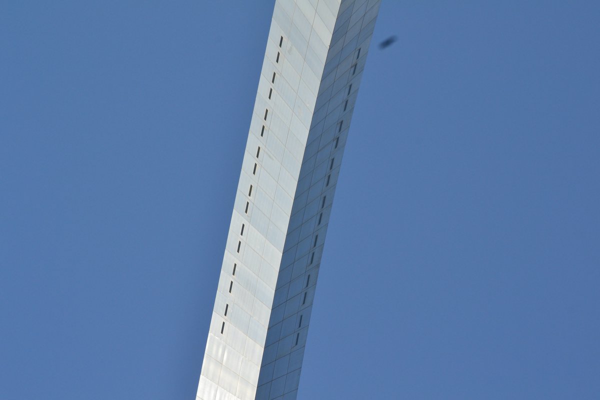 emdelainedavis's tweet photo. @parthosarathi_b St. Louis Arch https://t.co/8lEQYhcEAE