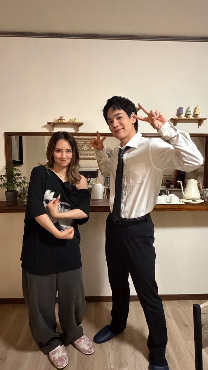 2216_tx's tweet photo. #夫婦と16歳 〜狂気の隣人〜🌹
TVer & U-NEXTで配信中！

📸✦•✧•『 𝐎𝐟𝐟 𝐒𝐡𝐨𝐭 』•✧•✦📸
実際には、
冴(#岡田結実)に直接謝罪をすることが
できなかった紘(#豆原一成)でしたが…

🔗第𝟏話❯❯https://t.co/GZ27at0Qfx…
🔗第𝟮話❯❯https://t.co/53AIwEu1z1…
🔗第𝟯話❯❯https://t.co/p26VFIEcFH…

☑TVerのお気に入り登録もお願いします❤️‍🔥
⭐︎U-NEXTで見放題独占配信!📱