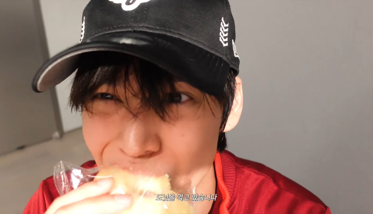 LilStonnie_'s tweet photo. กัดขนมคำโตแล้วโม้ๆๆ เห้อ น่ารักอะหนู 😩💘 https://t.co/7koTEGxjQ4