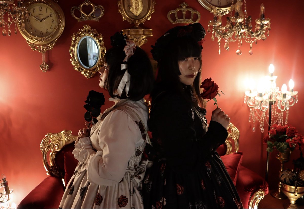 roiroy_luv881's tweet photo. めちゃ雰囲気最高で格好良い🥀✨✨
#RoyalPrincessAlice #ロリータ #スタジオ撮影 https://t.co/n8jyO3Fqqd