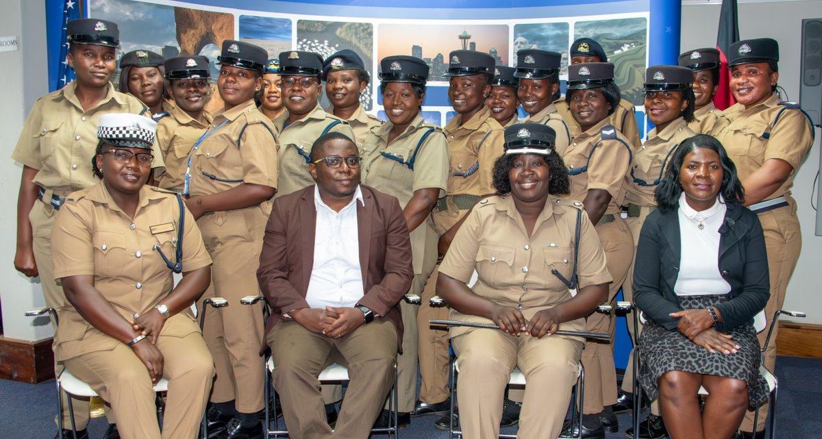 USEmbassyLLW's tweet photo. Congratulations to the third cohort of women officers from @malawi_police on completing the five-day computer skills training at American Center Lilongwe! 

Led by @FulbrightPrgrm alumnus Stanley Namatumbo, they gained practical digital skills to strengthen their professional development.