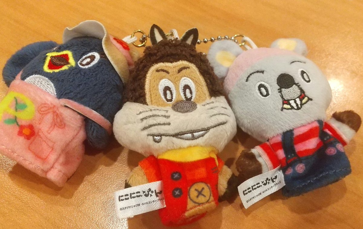 yae_48404's tweet photo. 昨日はWメンバーでわちゃわちゃ衣装製作させて貰って、一番苦手な裁断が終わってホッとした😊
みんなで確認しながら作れるからめちゃくちゃ助かります🙏✨
アフターでの盛り上りが本当に尊くて、この話が出来る事にマジで感謝しました‼️みんな、ありがとう✨
弥なぎさんのにこぷん可愛かった🥰 https://t.co/gw9HsvEDl3