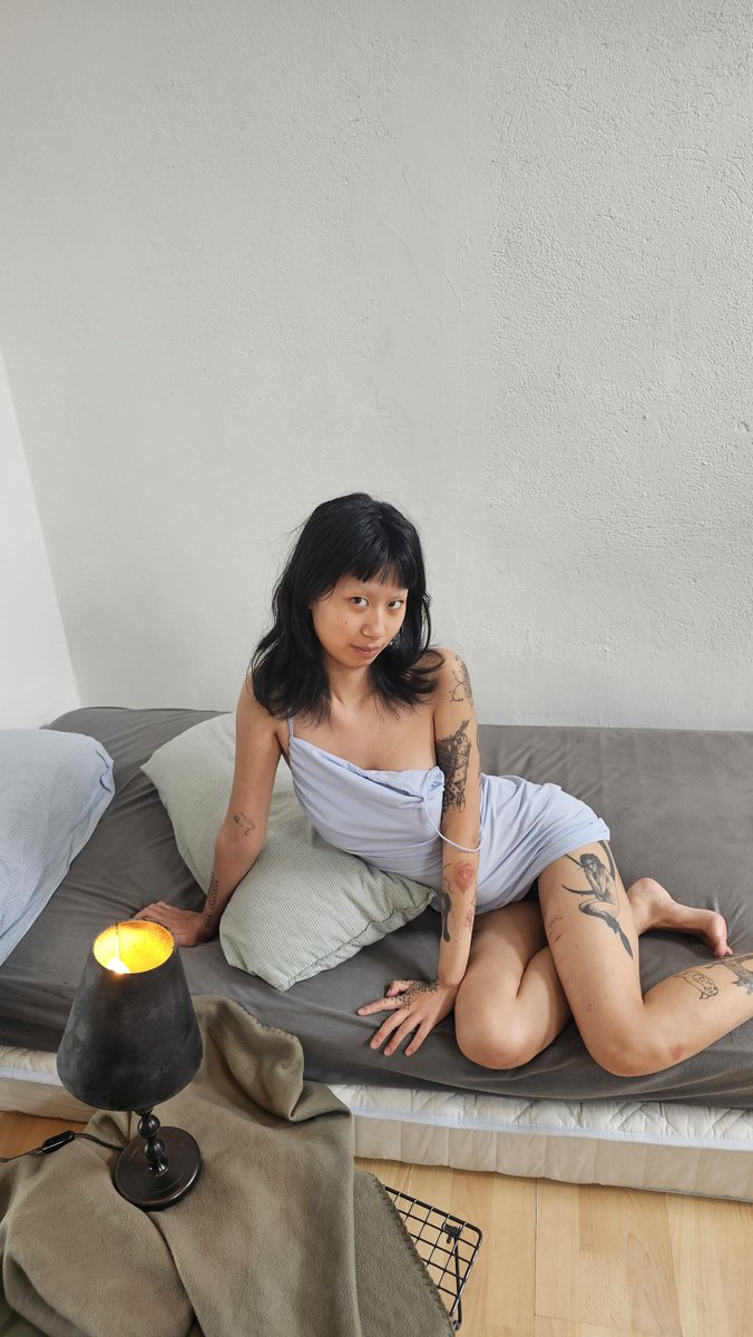 _Martyr666_'s tweet photo. If anyone interested more pics, just dm me 😭😭😭#nude #sexy #girlbody https://t.co/UmjJa5AbRr