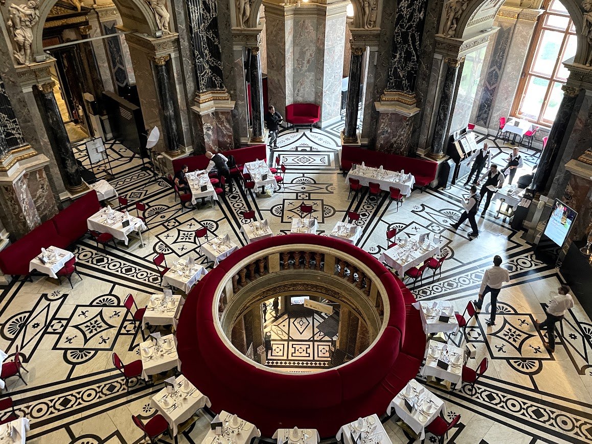 jjmmli's tweet photo. Let’s see your “look down” captures!    

Captured at the Kunsthistorisches Museum, Vienna. https://t.co/fgq3FQM2l8