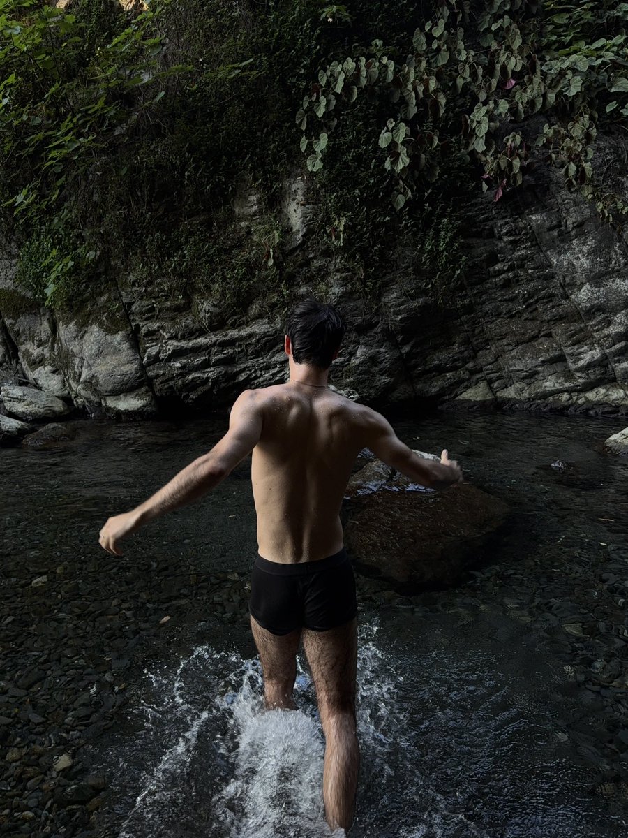 lloverrboiii's tweet photo. reconnecting with the nature 😮‍💨 https://t.co/yqXUHA5v1a