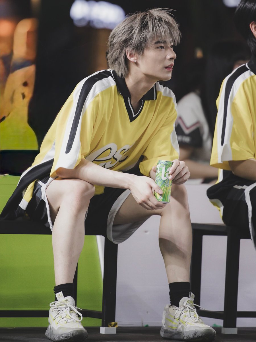 little3jay's tweet photo. พี่เจนักบาสตึงๆ 🏀🤘🏻

#JANUS_VVV #VVV_TRIPLEV https://t.co/zro2DfDQ3c